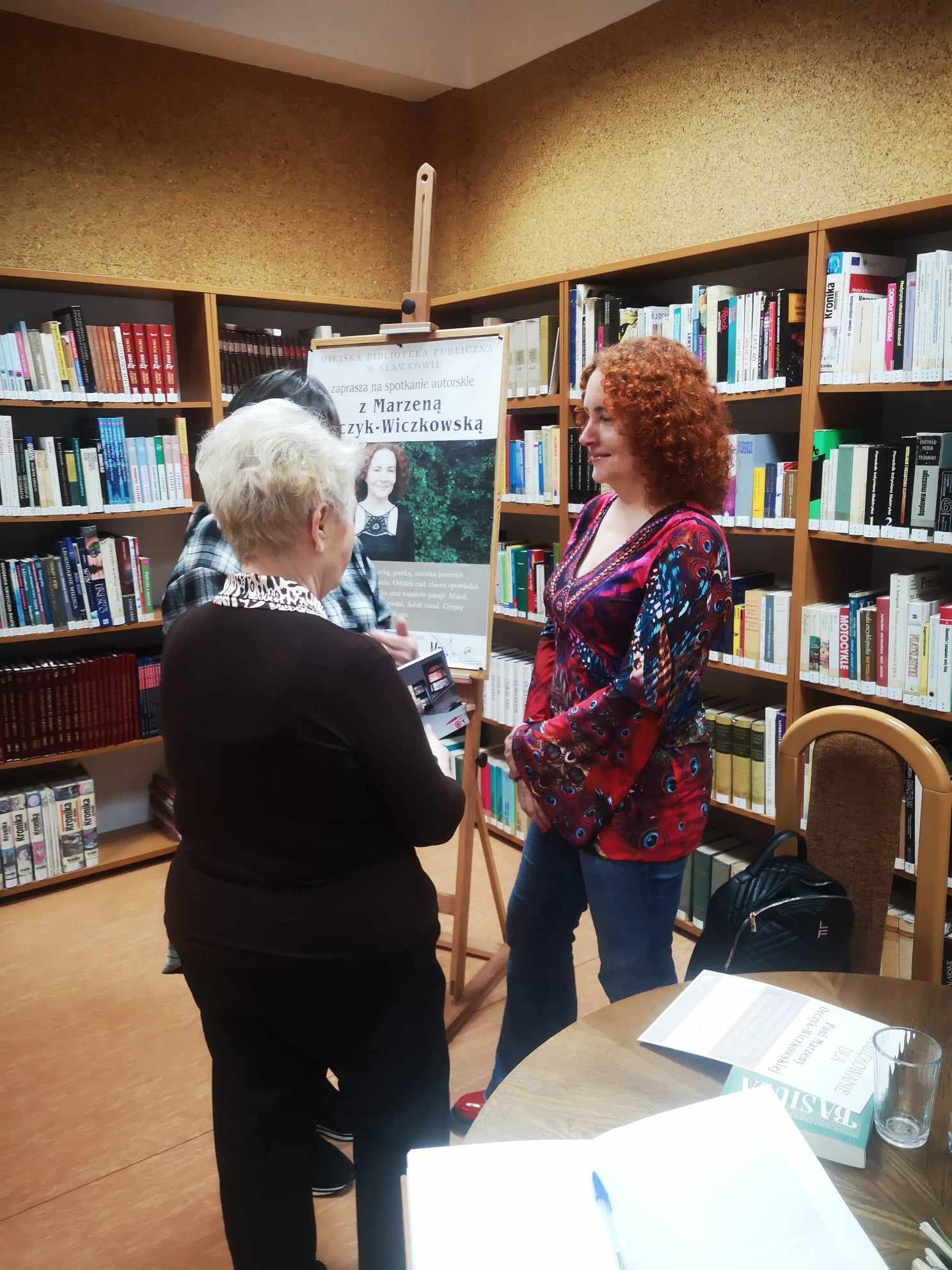 spotkanie autorskie z Marzeną Orczyk-Wiczkowską – dąbrowską poetką i pisarką, autorką powieści "Basiula" oraz "Ostatni cud”. 