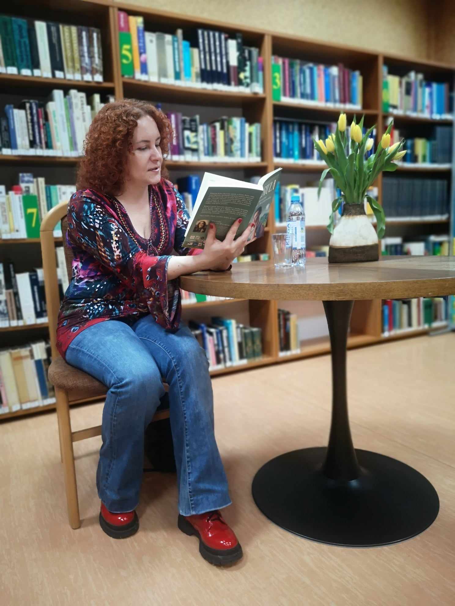 spotkanie autorskie z Marzeną Orczyk-Wiczkowską – dąbrowską poetką i pisarką, autorką powieści "Basiula" oraz "Ostatni cud”. 