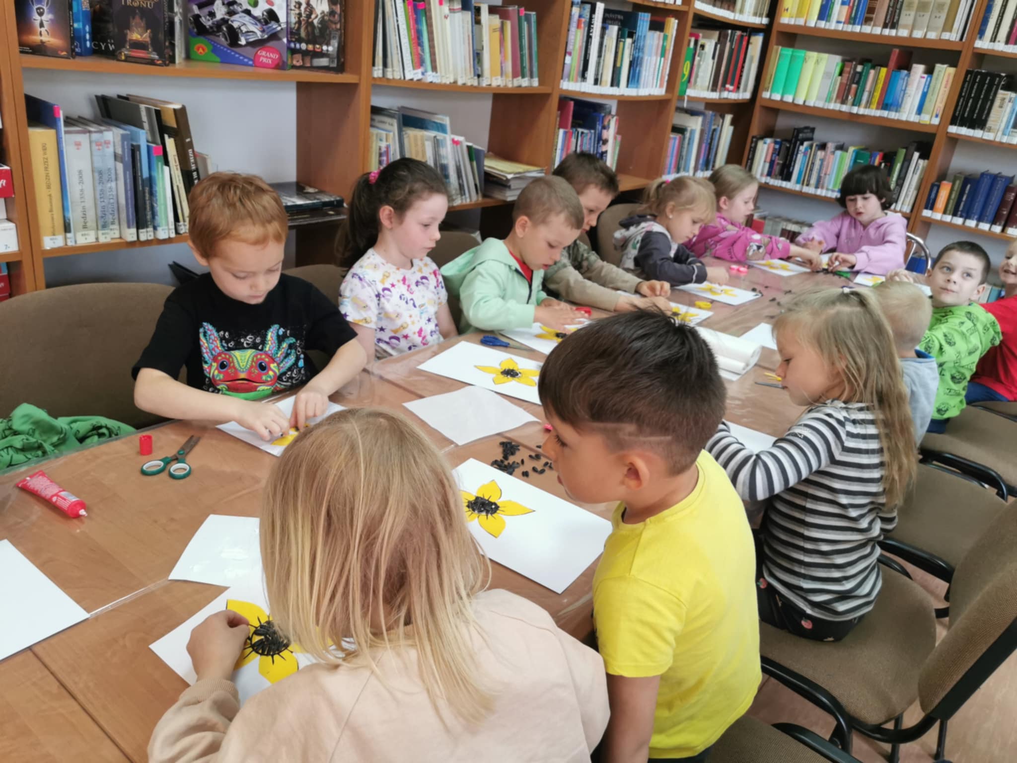 przedszkolaki biorący udział w zajęciach