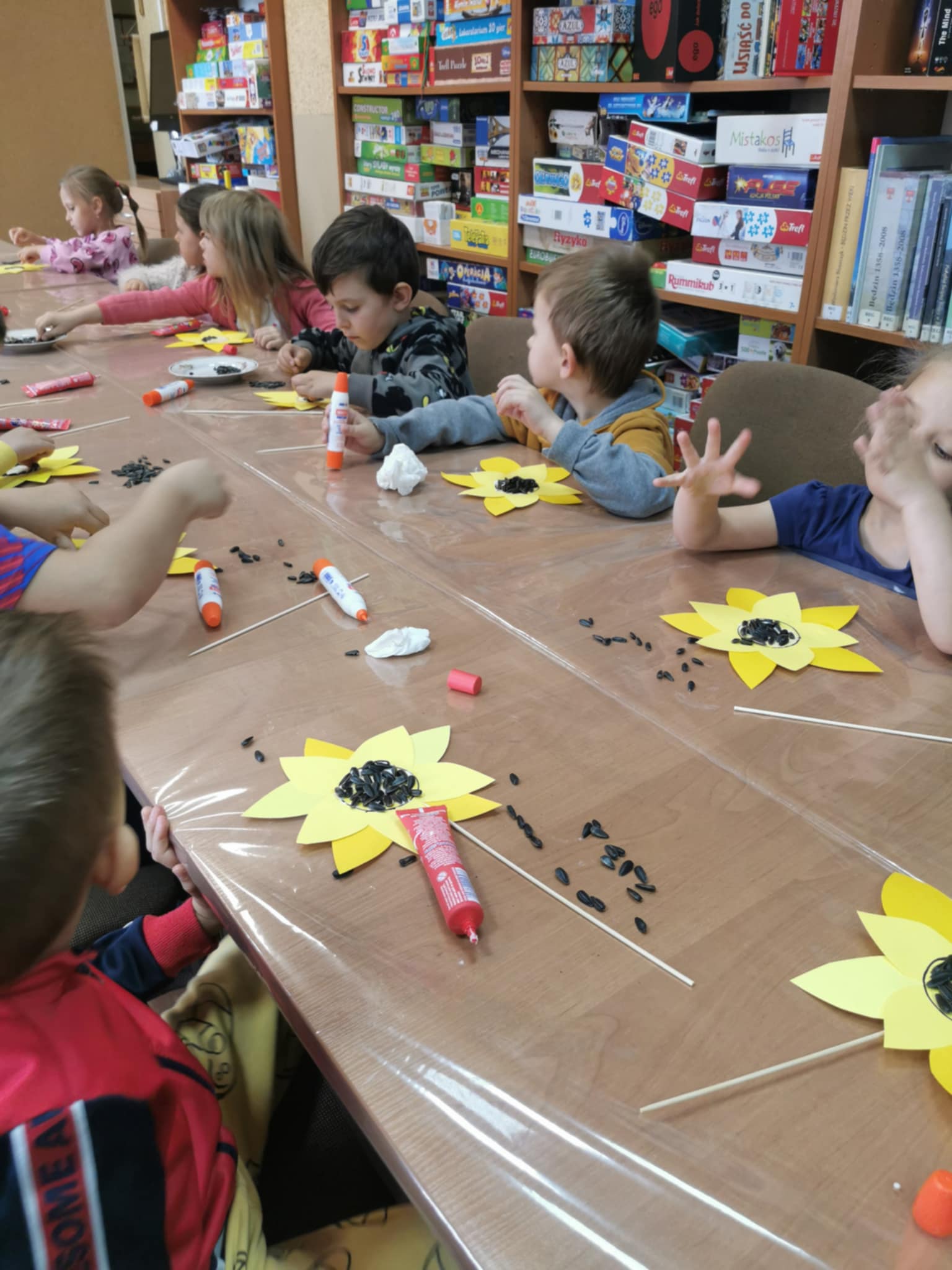 przedszkolaki biorący udział w zajęciach