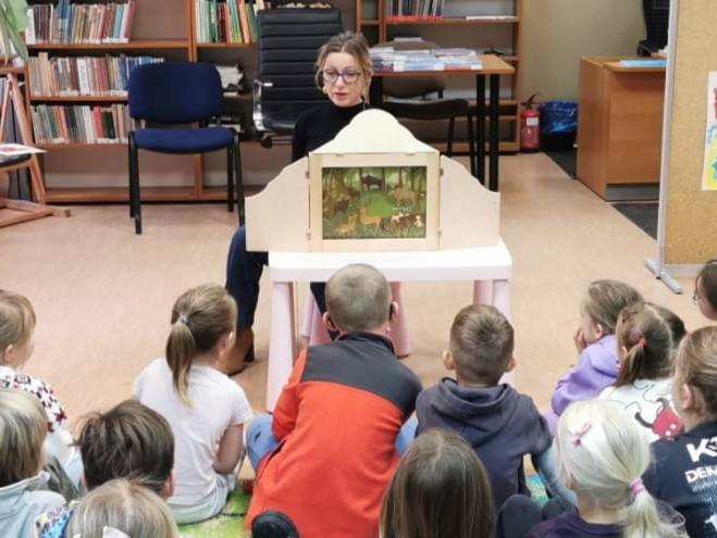 Z okazji Tygodnia Edukacji Globalnej, uczniowie klasy 1a z wychowawcą Panią Anną Kołodziejczyk oraz uczniowie klasy 2a z wychowawcą Panią Iloną Redel ze Szkoły Podstawowej nr 2 w Sławkowie wzięli udział w warsztatach ekologicznych pt. „Adaptacja do zmian klimatycznych".