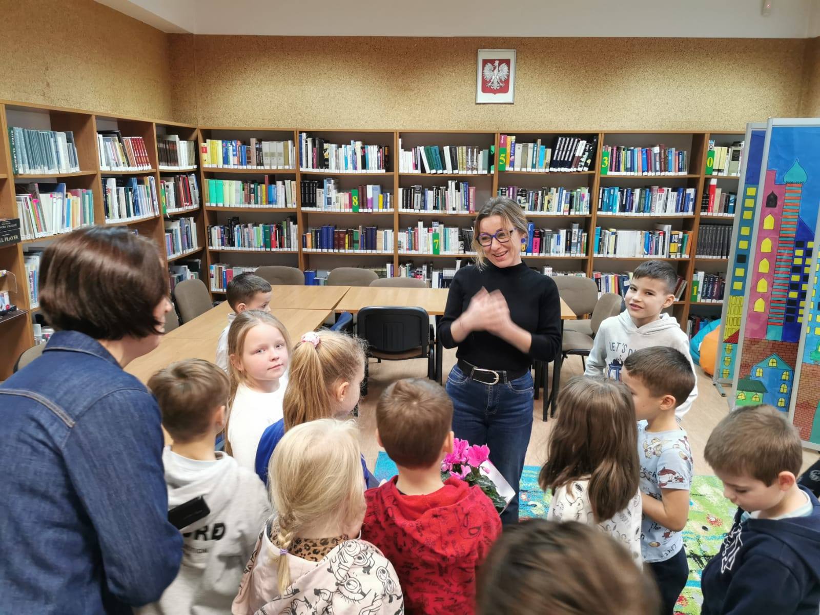 Z okazji Tygodnia Edukacji Globalnej, uczniowie klasy 1a z wychowawcą Panią Anną Kołodziejczyk oraz uczniowie klasy 2a z wychowawcą Panią Iloną Redel ze Szkoły Podstawowej nr 2 w Sławkowie wzięli udział w warsztatach ekologicznych pt. „Adaptacja do zmian klimatycznych".