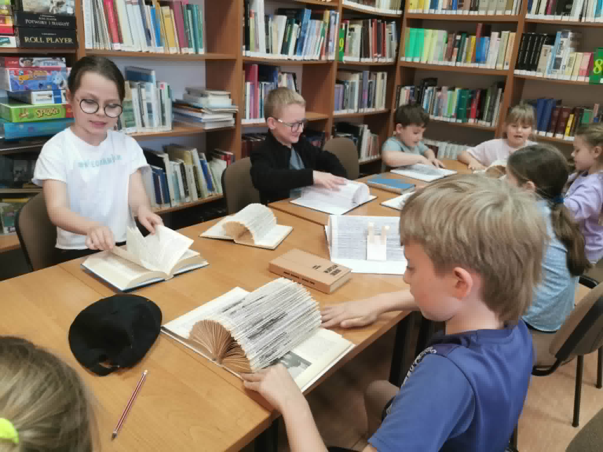 uczestnicy warsztatów book origami