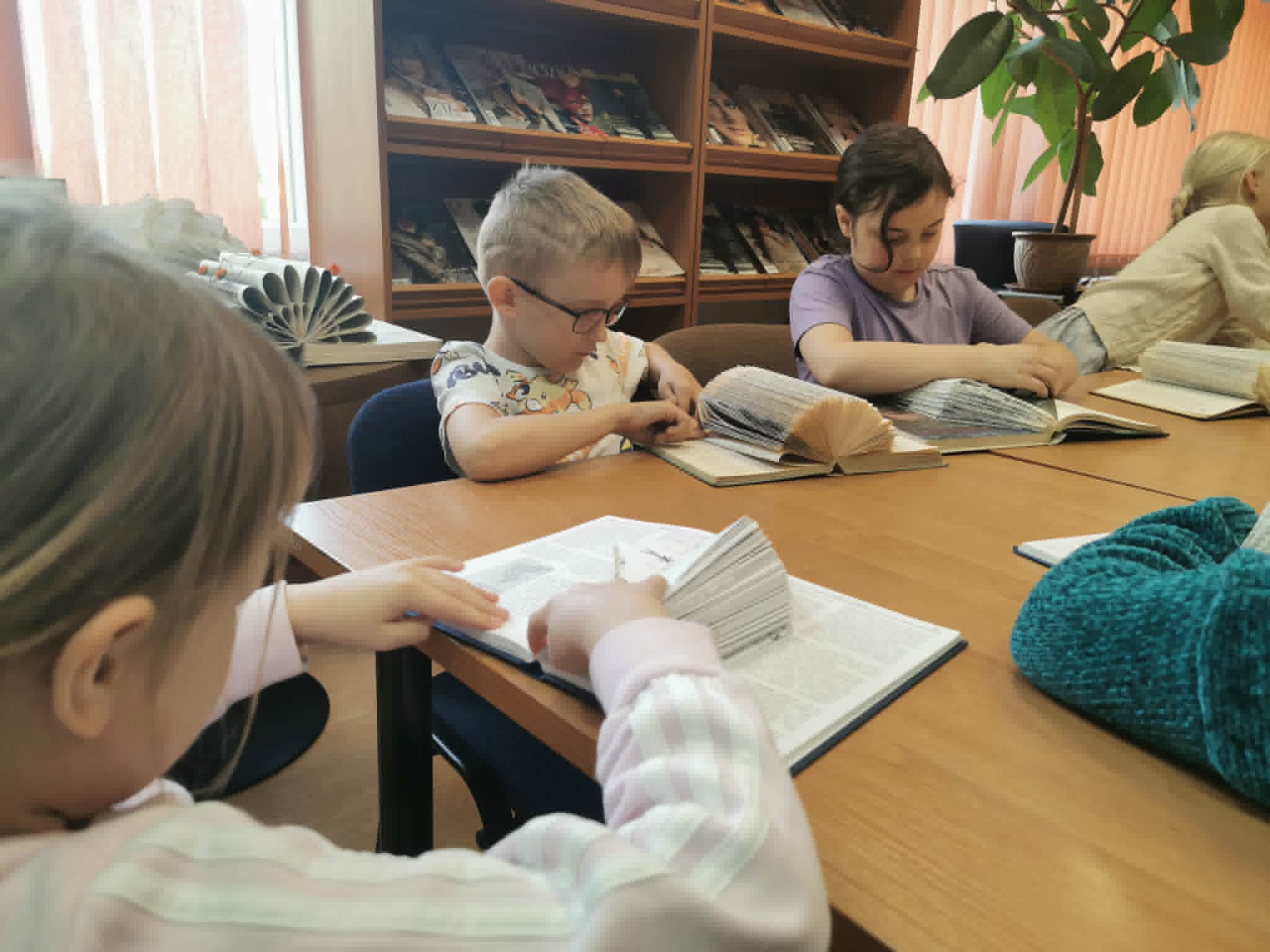 uczestnicy warsztatów book origami