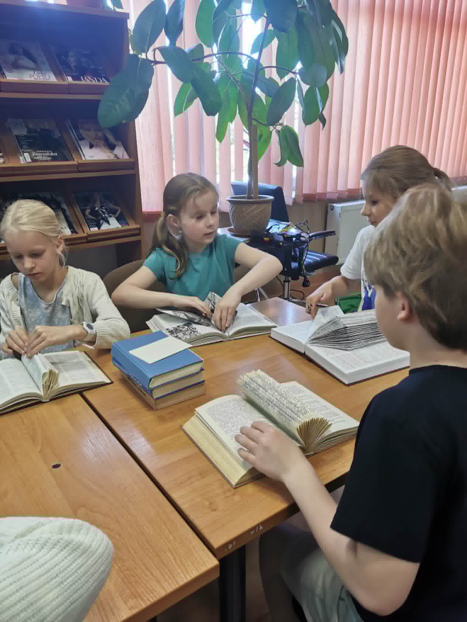 uczestnicy warsztatów book origami